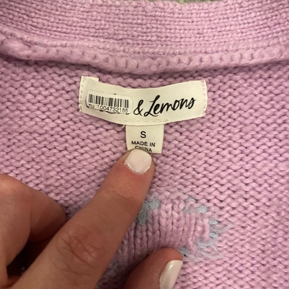 For love of lemons heart sweater - Picture 3 of 3